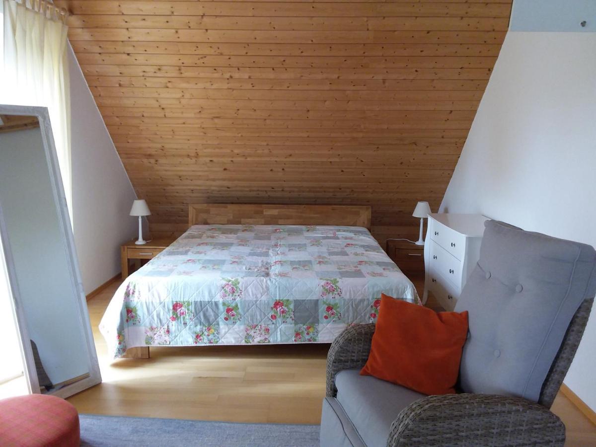 Haus Rosengarten- Ruhige Ferienwohnungen Im Gruenen Sehlen Luaran gambar
