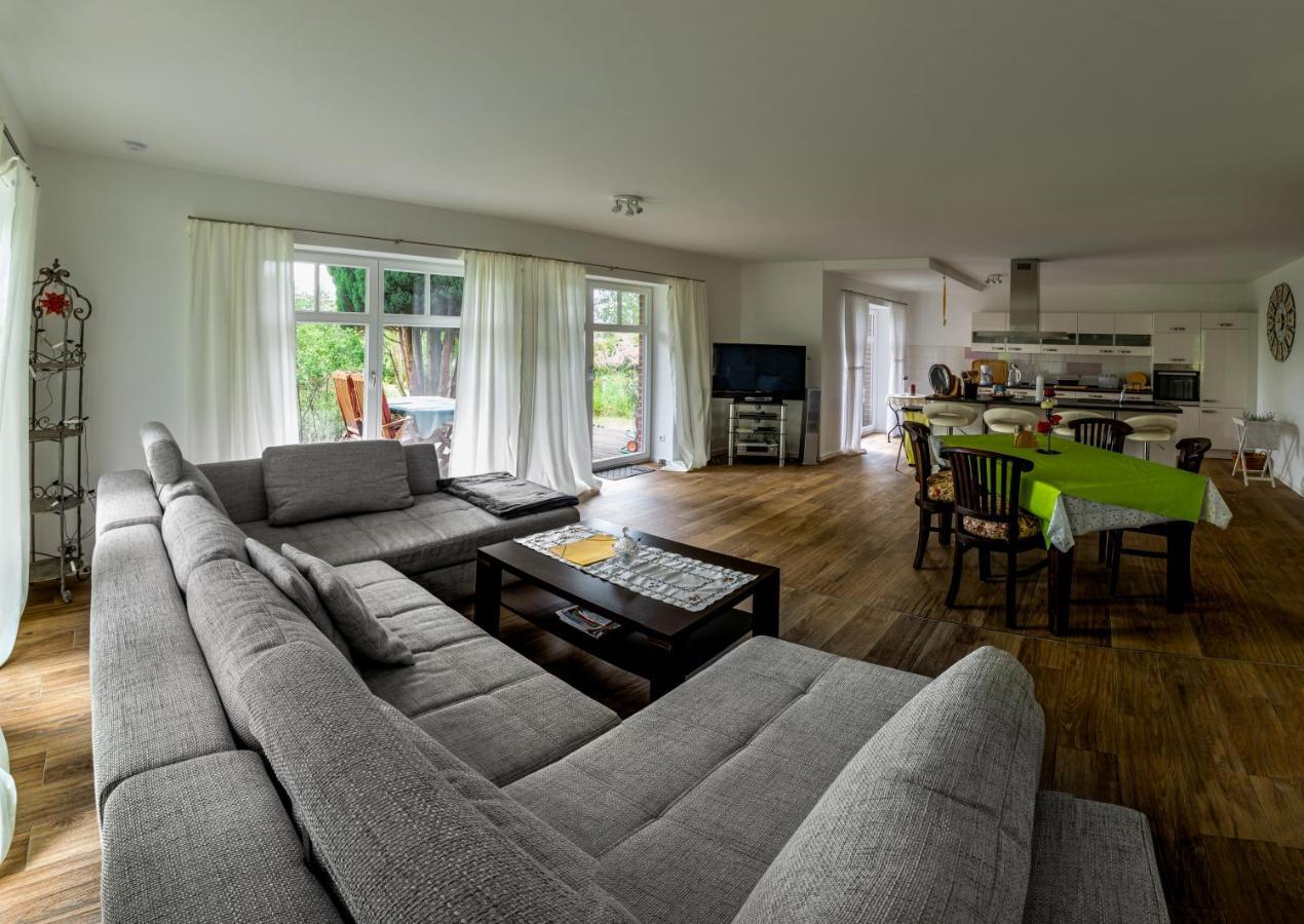 Haus Rosengarten- Ruhige Ferienwohnungen Im Gruenen Sehlen Luaran gambar