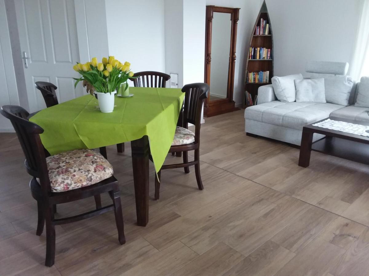 Haus Rosengarten- Ruhige Ferienwohnungen Im Gruenen Sehlen Luaran gambar