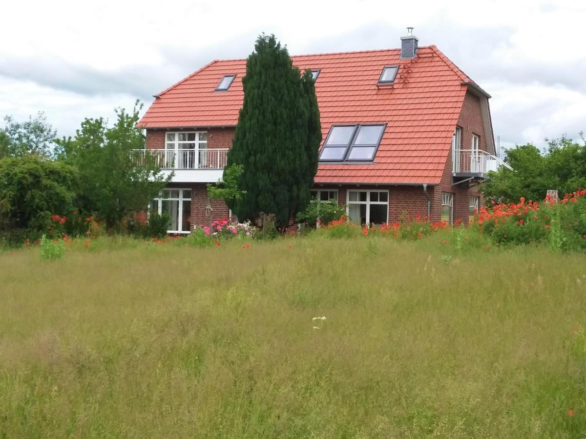 Haus Rosengarten- Ruhige Ferienwohnungen Im Gruenen Sehlen Luaran gambar