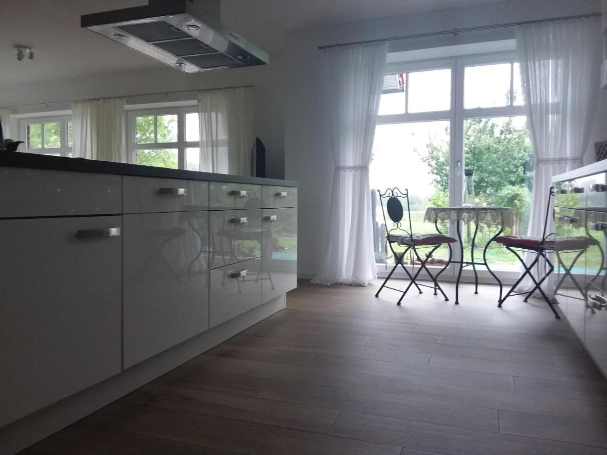Haus Rosengarten- Ruhige Ferienwohnungen Im Gruenen Sehlen Luaran gambar